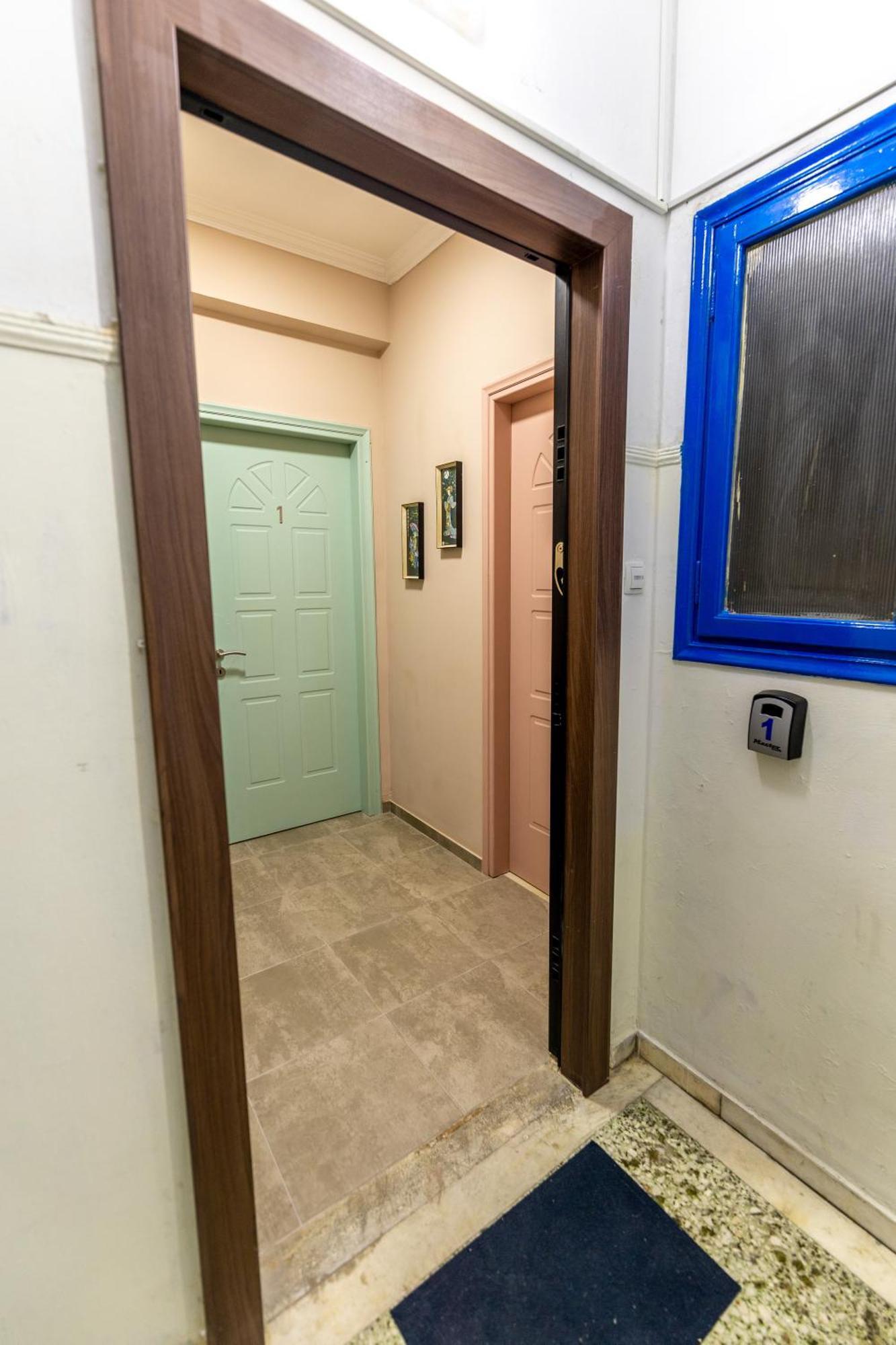 Apartamento Oasis In The Centre Atenas Exterior foto